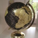 Globus rotirajući na stalku - crni